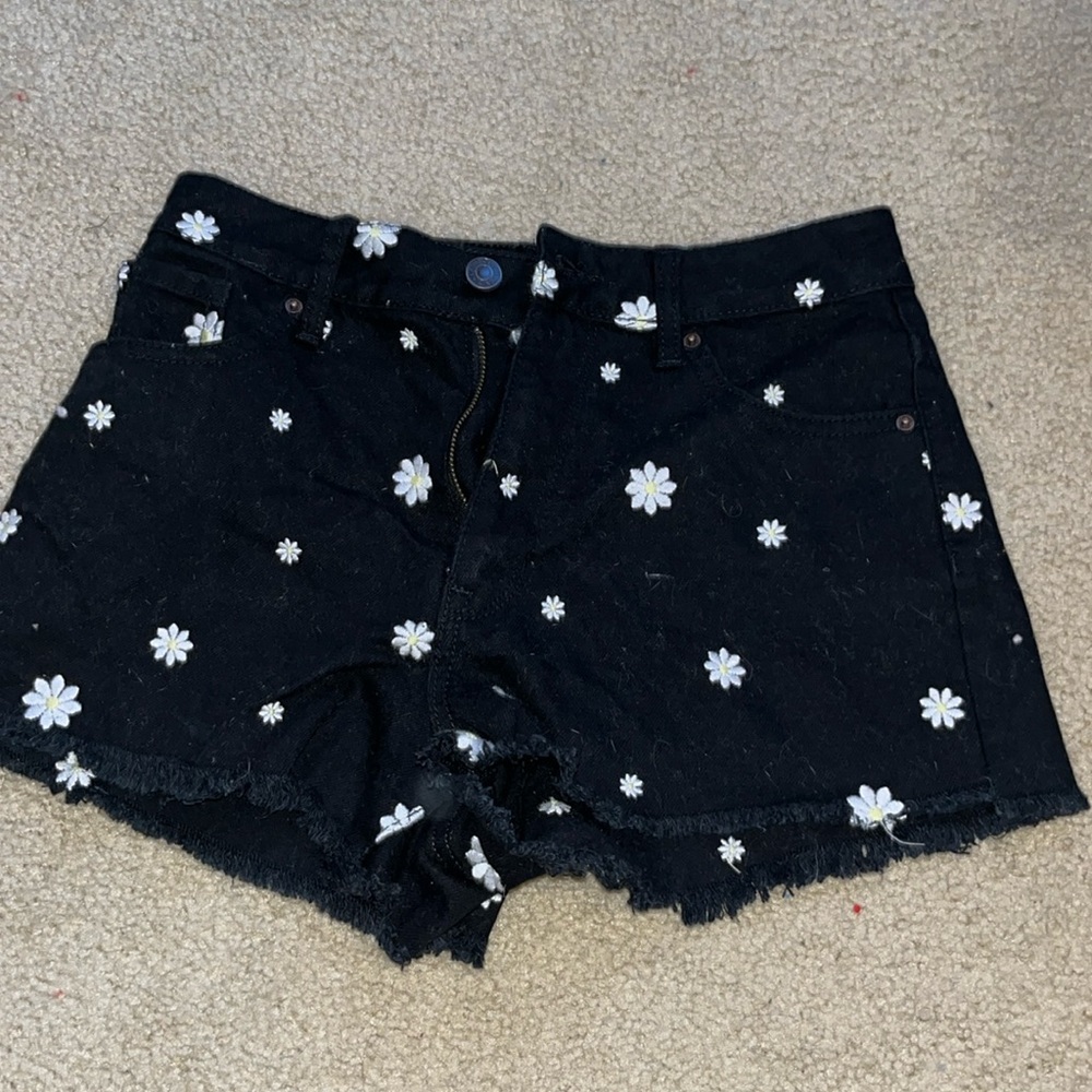 Pacsun Black Daisy Shorts